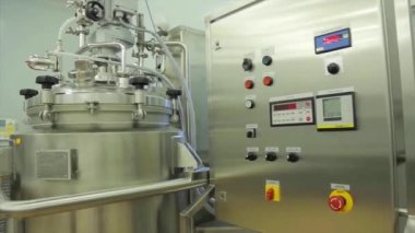 Modern tıbbi laboratuar. Kimyasal ekipmanlar laboratuvarda. Kimyasal laboratuvar büyük modern ekipman