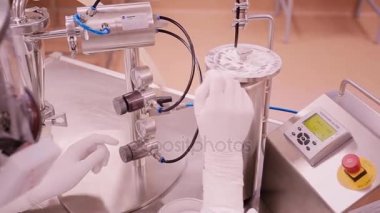 Beyaz toz hammadde FTIR yöntemi, örnek hazırlama yüksek hassasiyet ve doğruluk yöntemi, endüstriyel eczacılık labaratuarı kavramı olmadan ilerlemek teknoloji tarafından tanımlaması
