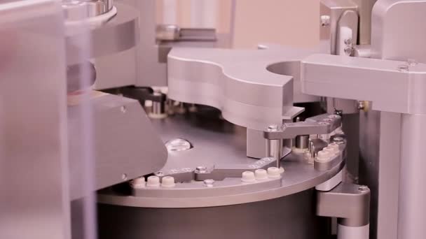 Pharmaceutical industry. Production line machine conveyor. Pharmaceutical machine. — Stock Video