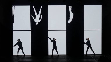 Dans gölgeler. Sahne Alanı'nda dans dansçılar. Dansçılar siluetleri. Dans gölgeler. 3D dans gösterisi