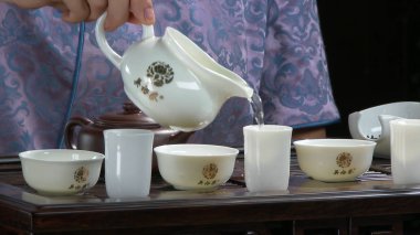 Yakın çekim tabloda çay töreni mutfak eşyaları ve bambu. Çin çay töreni. Japon çay töreni