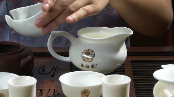 Close-up table for the tea ceremony utensils and bamboo. Chinese tea ceremony. Japanese tea ceremony — Stock Photo, Image