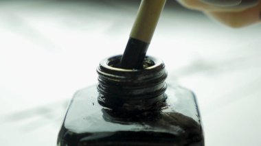 Çince yazıları fırça ve mürekkep. Fırça ve mürekkep. Kaligrafi Çince olarak yazmak için geleneksel aksesuarları