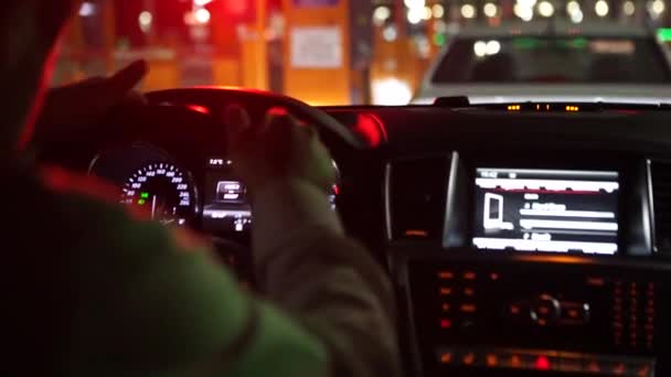 Businessman inside car at driver seat position - Man wearing elegant dress into automobile ready for business appointment. Businessman goes in a shirt in the car — Stock Video