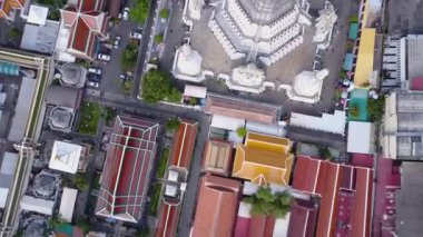 Güzel manzara evleri kiremitli çatıları ile tepesinden. Üstten Görünüm şehrin modern ve eski evlerin. Cityscape kasaba ve şehir en iyi görünümü. Eski ve modern mimarisi farklı stilleri. Otantik