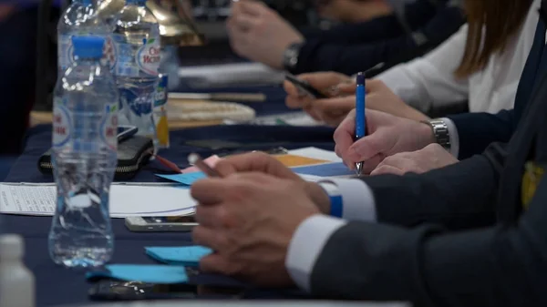 Judges at a Boxing match. Judges grade the for Boxing fight summing up — Stock Photo, Image