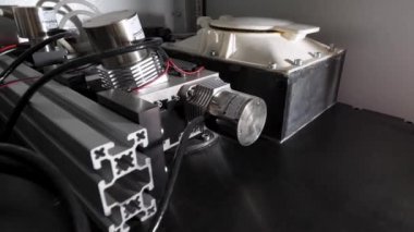 Yüksek teknoloji, hızlandırıcı. Yüksek teknoloji kavramı. Yüksek teknoloji araştırma grubu ayrıntılarını.