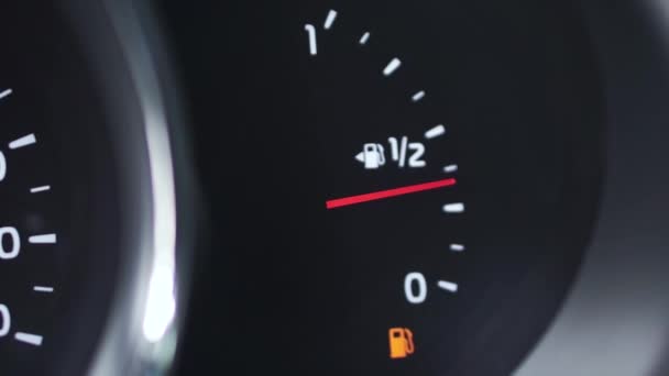 Close-up car dash board petrol meter, fuel gauge, with over full gasoline in car. Clip. Gasoline sensor — Stock Video