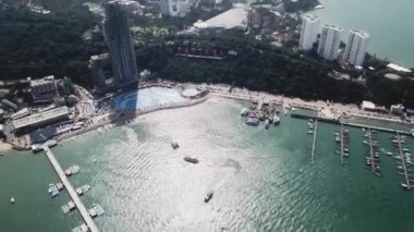 Üstten Görünüm deniz istasyonu özel hız tekne liman deniz istasyonunda karmaşık, Pattaya City Chonburi Eyaleti, Tayland manzara. Pattaya, Tayland için tur limanının havadan görünümü.