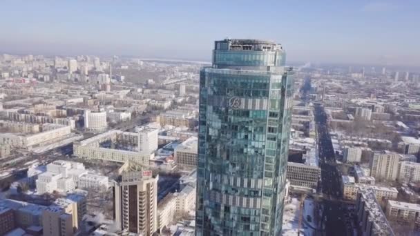 Verlichte gebouwen van de wolkenkrabbers van business complex Rusland. Wolkenkrabbers in winter Rusland — Stockvideo