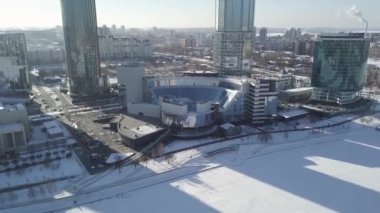 Yekaterinburg, Rusya'nın orta kesiminde bir kış günü içinde hava görünümüne. Yekaterinburg şehir, şehir merkezi görünümü, Ekaterinburg, Urallar, Rusya Federasyonu. Kış içinde gökdelenler ile modern şehir. Havadan görünümü