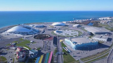 Rusya, Sochi - 20 Ekim 2017: Havadan görünümü Soçi, Olimpiyat Köyü ve Fisht Stadyumu. Adler kuş-göz görüş parkta Sochi genel bakış. Mekan 2018 Dünya Kupası FIFA Rusya'dan