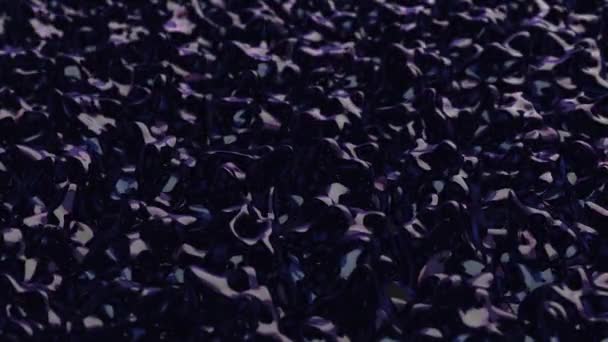 Zwarte vloeibare olie of ferrofluid oppervlak, abstracte vorm, vloeibare olie plons op zwarte achtergrond, donkere verf Splash spinnen stroom in een lus. Animatie van golven en rimpelingen in zwarte olie — Stockvideo