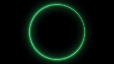 Neon yüzük. Döndürme çevrelerin ışık ışınları ile animasyon ile arka plan ve kızdırma. Sorunsuz döngü animasyon. Yeşil yüzükler
