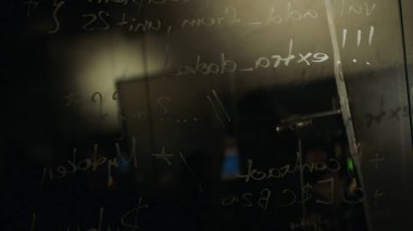 Cam yazı tahtası. Stok. Cam tahtasında yazıtlar