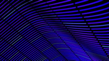 Fütüristik teknolojik kavram, siyah arkaplanda akmakta olan soyut dalgalı mavi çizgiler, kusursuz döngü. Animasyon. Paralel çizgilerin dalgalı dokusu.