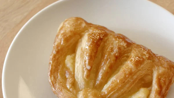 Appetizing pastries in bakery shop close up. Stock footage. Delicious homemade pastries — Stock Photo, Image