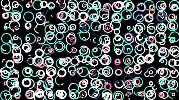 Abstracto movimiento de líneas estrechas que forman muchos círculos balanceándose sobre fondo negro, lazo sin costuras. Animación. Figuras redondas coloridas, anillos se extienden caóticamente . — Vídeos de Stock