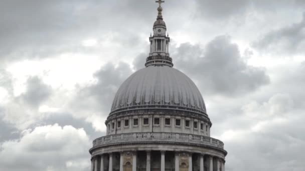 European architectural building of Cathedral with dome on background of cloudy sky. Action. Large dome of white Cathedral with European architecture — Stock Video