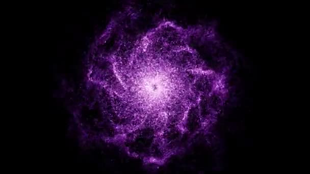 Partículas púrpuras iluminadas en una forma de campo gigante en movimiento rápido. Animación. Campo resplandeciente abstracto con epicentro de energía que extiende rayos de luz sobre fondo negro, lazo sin costuras . — Vídeo de stock