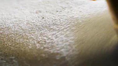 Çimento tozu işleme konveyörü. Stok görüntüleri. Fabrikada inşaat malzemeleri için hammadde katkı maddelerinin üretimi