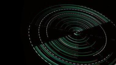 Fütürist neon disk. Animasyon. Siyah zemin üzerinde neon çizgileri olan dairesel yarıçaplı dijital disk. Renkli çizgileri olan geleceksel yükleme çemberi