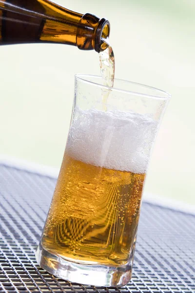 Bira şeffaf cam