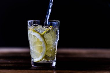 Soğuk içecek limon