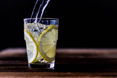 Soğuk içecek limon