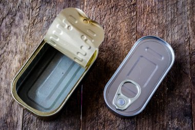 Boş balık konservesi