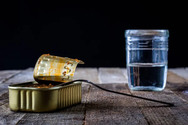 Dosenglas und Brot — Stockfoto