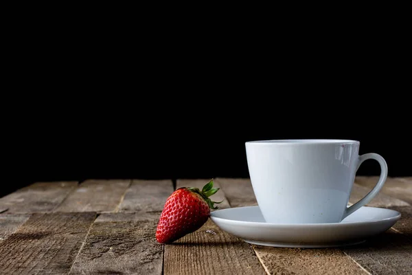 Coffee in a cup with a sweet dessert — Stock Photo, Image