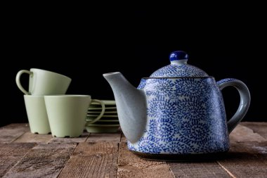 Kahve bir bardak şekerli tatlı ile