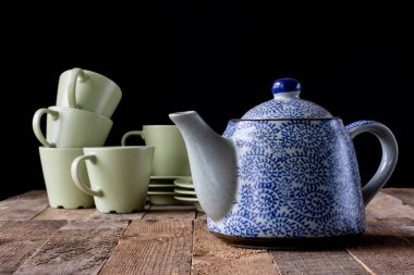 Kahve bir bardak şekerli tatlı ile