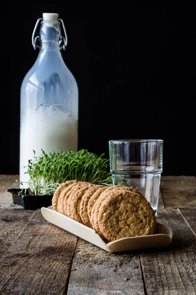 Sabah tatlı eski ahşap masa