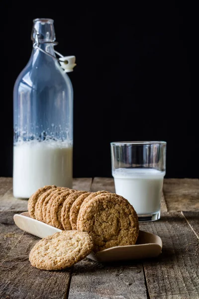 Sabah tatlı eski ahşap masa