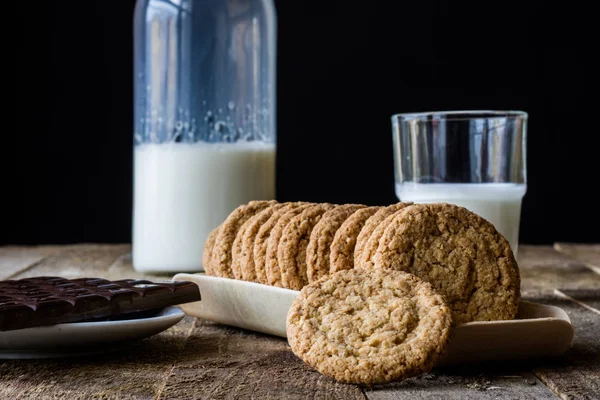 Sabah tatlı eski ahşap masa