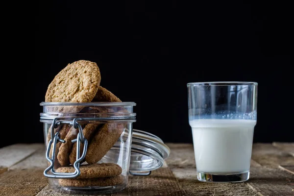 Sabah tatlı eski ahşap masa