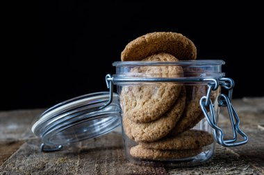 Sabah tatlı eski ahşap masa