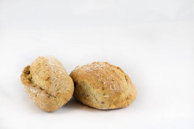 Taze ekmek beyaz izole arka planda