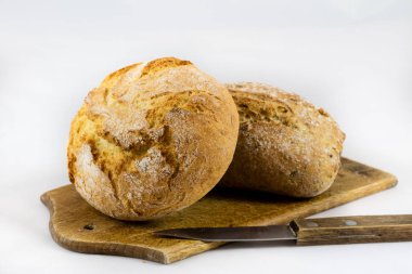 Taze ekmek beyaz izole arka planda