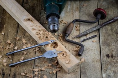 Eski marangozluk. Büyük bir tutku, harika iş. Eski marangozluk işleri
