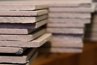 Fayans, kırpma, ölçümleme ve kesme çini. Yere tamiri