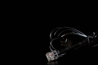 Eski dolaşmış kablolar, elektronik ve eski kablolar üzerinde bir 