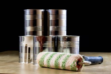 Kutu boya bir ahşap Atölyesi tablo. Pedallar yanındaki ve