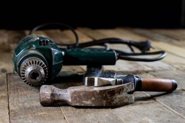 Araçlar atölye. Araçlar, çekiç, matkap, ahşap bir t matkap