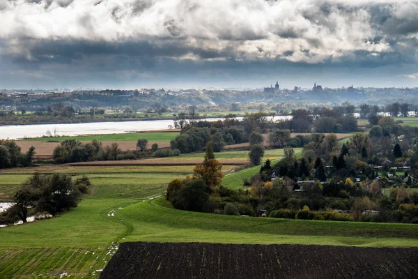 Belle rivière en Pologne. Altitude du village de la Swiec — Photo