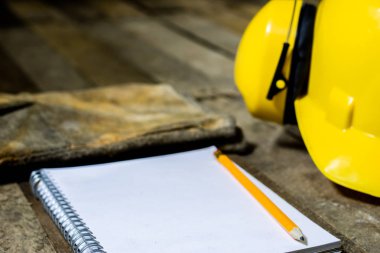 kask, işitme koruma, araçlar, atölye tablo. Emanet cihazı