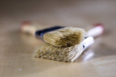 Pedzel boya yağlı boya bir ahşap Atölyesi tablo ile için. A