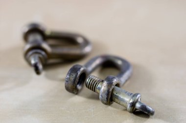 Arma, yelken aksesuarları. İp bloğu ve şekel bir tahta üzerinde 